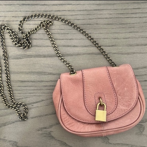 Small Banana Republic Pink Leather Crossbody with chain - Picture 1 of 3